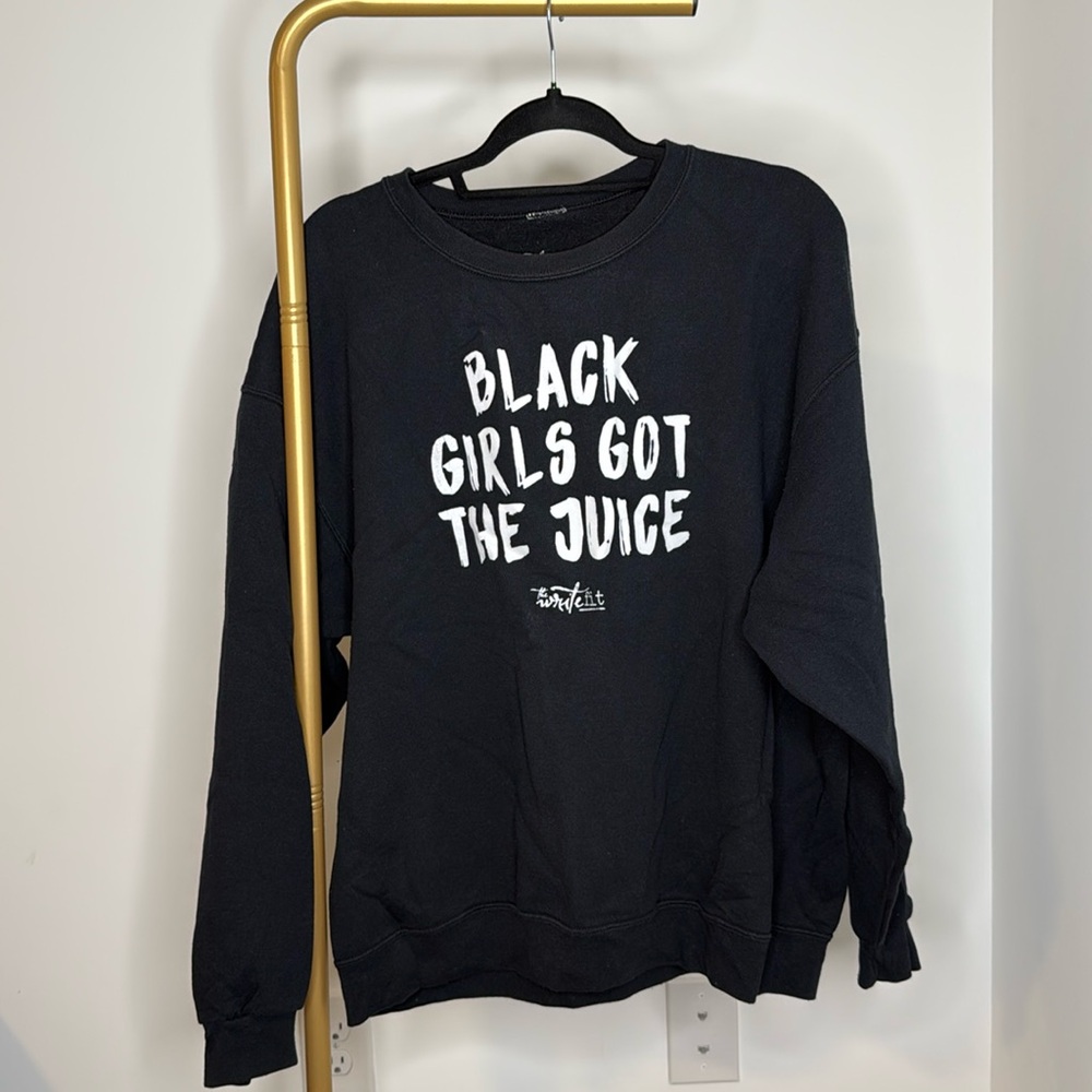 Comfy black graphic crewneck gently worn from a boutique. Size XL